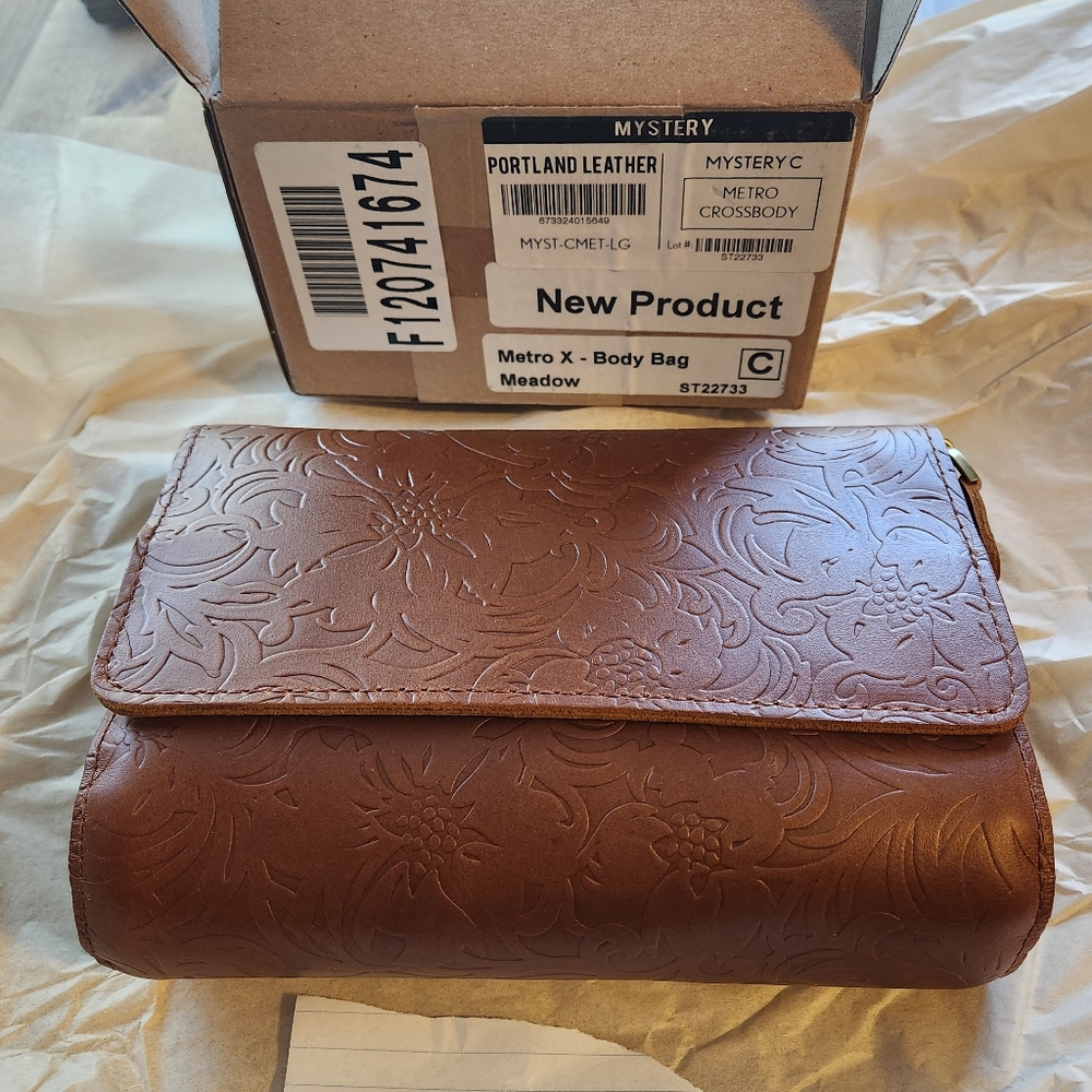 Portland leather metro crossbody meadow c grade